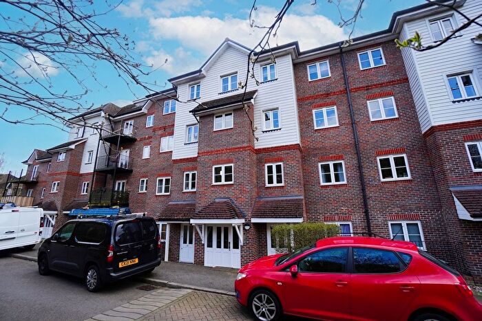 2 Bedroom Flat For Sale In Freer Crescent, Aspen Court Freer Crescent, HP13