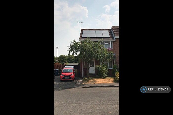 3 Bedroom Semi-Detached House To Rent In Syon Park Close, Nottingham, NG2