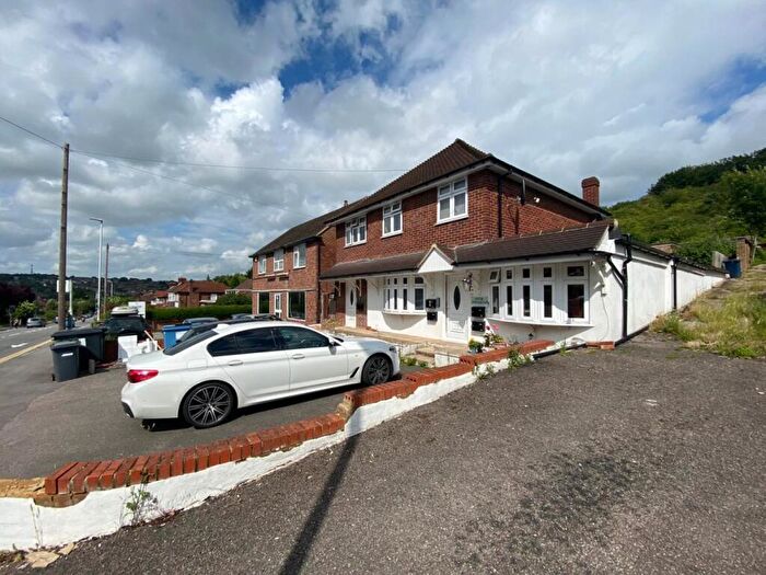 Flat To Rent In Desborough Avenue, HP11