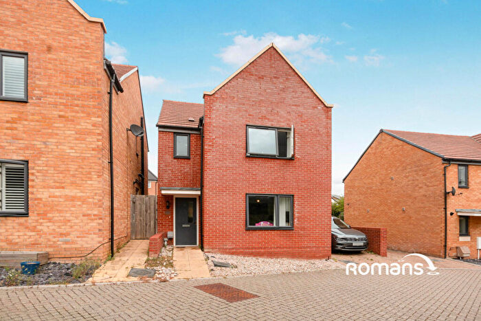 3 Bedroom Detached House To Rent In Green Templeton Close, Basingstoke, RG24