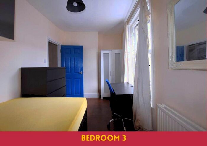 5 Bedroom Semi-Detached House To Rent In York Road, Canterbury, Kent, CT1