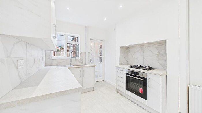 3 Bedroom Semi-Detached House To Rent In Rosemary Road, Halesowen, B63