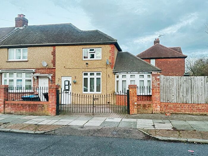 2 Bedroom Terraced House For Sale In Savernake Road, London, N9