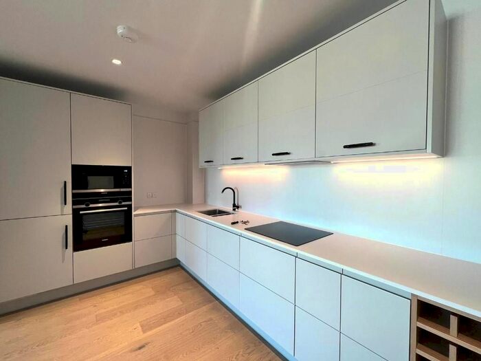 2 Bedroom Flat To Rent In Jubilee Walk, London, WC1X