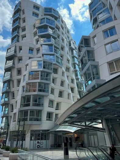 2 Bedroom Flat To Rent In Prospect Way, London, SW11