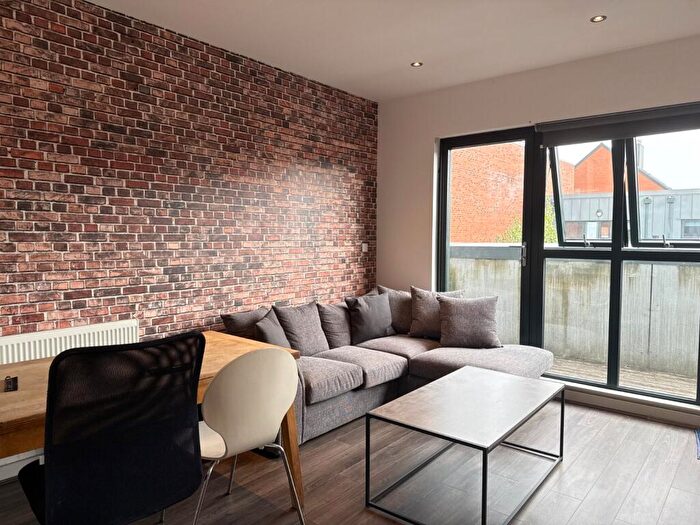 1 Bedroom Flat To Rent In Dun Street, Sheffield, South Yorkshire, S3