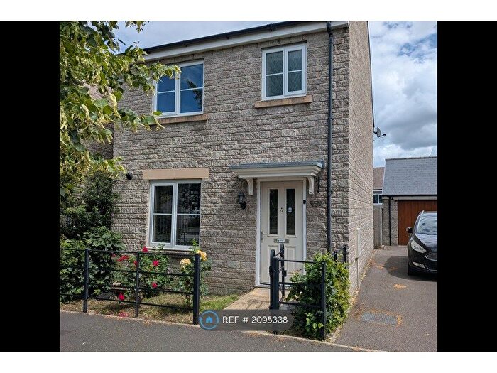 3 Bedroom Detached House To Rent In Cowleaze, Swindon, SN5