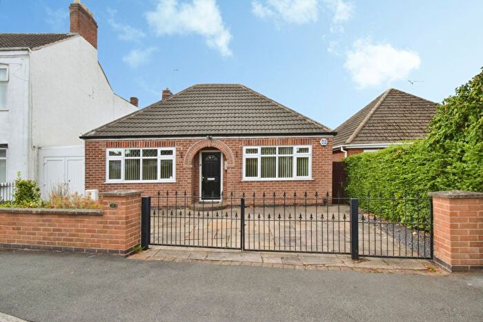 2 Bedroom Bungalow For Sale In Kilby Drive, Wigston, Leicestershire, LE18