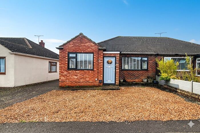 3 Bedroom Bungalow For Sale In Portfields Road, Newport Pagnell, MK16