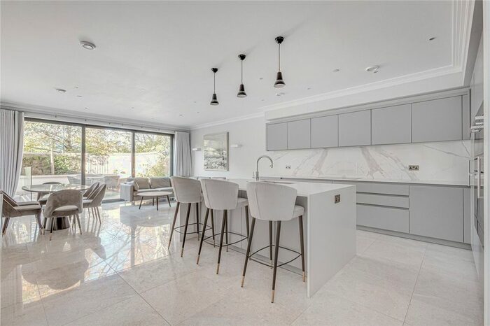 6 Bedroom Terraced House To Rent In Stevenage Road, Bishops Park, SW6