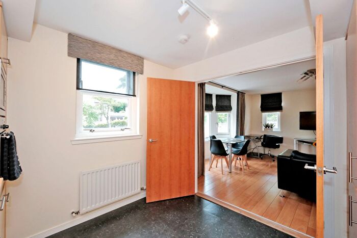 2 Bedroom Flat For Sale In D Anderson Drive, The West End, Aberdeen, AB15