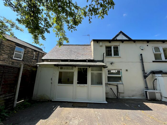 3 Bedroom Semi-Detached House To Rent In Headingley Lane, Leeds, West Yorkshire, LS6