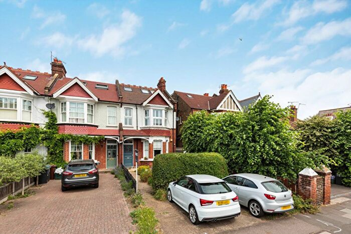 2 Bedroom Flat For Sale In Queens Road, Wimbledon, SW19