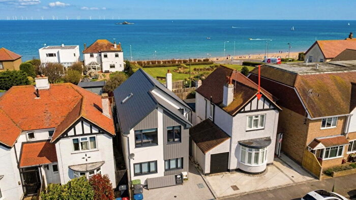 3 Bedroom Detached House For Sale In The Broadway, Herne Bay, CT6