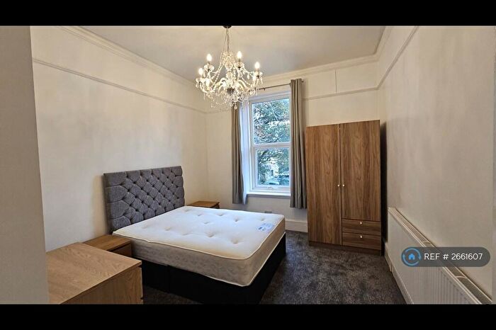 2 Bedroom Flat To Rent In Bennett Road, Leeds, LS6