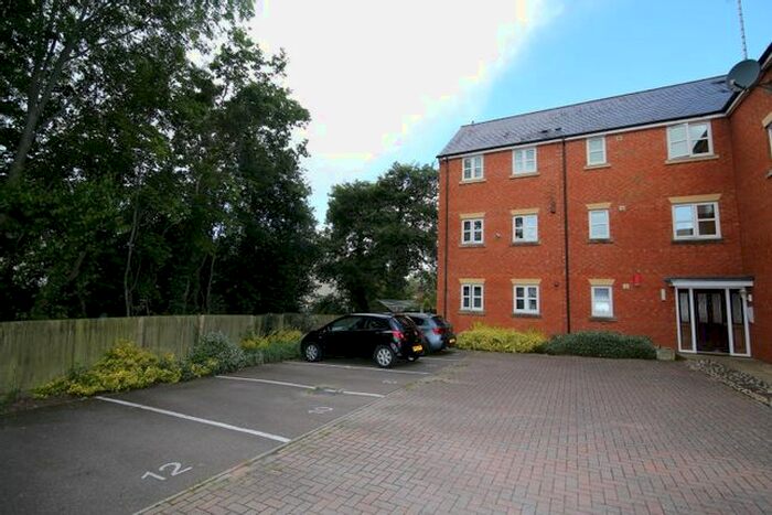 2 Bedroom Flat To Rent In Massey Road, Tiverton, EX16