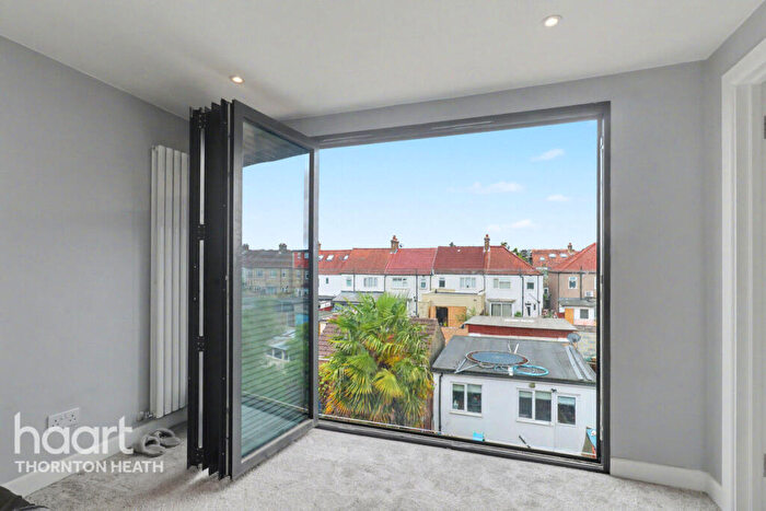 4 Bedroom End Of Terrace House For Sale In Abbotts Road, Mitcham, CR4