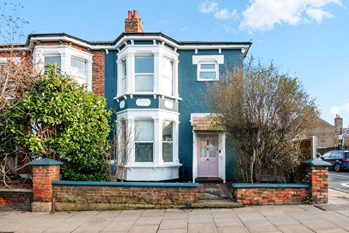 3 Bedroom Semi Detached House For Sale In Boston Road, Hanwell, W7