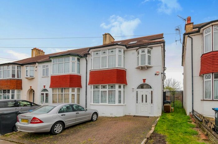 5 Bedroom End Of Terrace House To Rent In Glenthorne Avenue, Croydon, CR0
