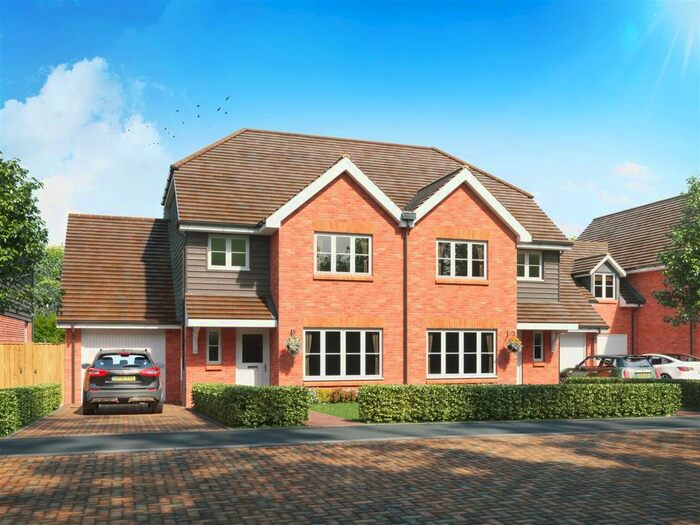4 Bedroom Property For Sale In Ravensmoor, Marsworth Road, Pitstone LU7