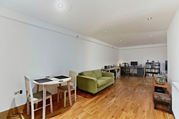 1 Bedroom Flat For Sale In Scarbrook Road, Croydon, CR0