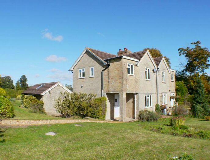 3 Bedroom Semi-Detached House To Rent In Salisbury, SP4