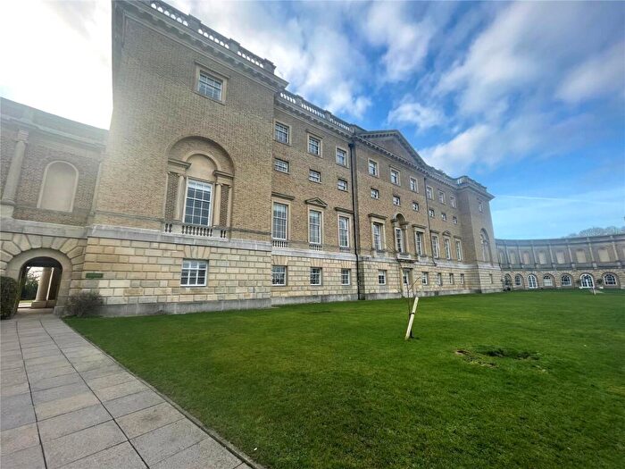 3 Bedroom Flat For Sale In Thorndon Park, Ingrave, Brentwood, Essex, CM13