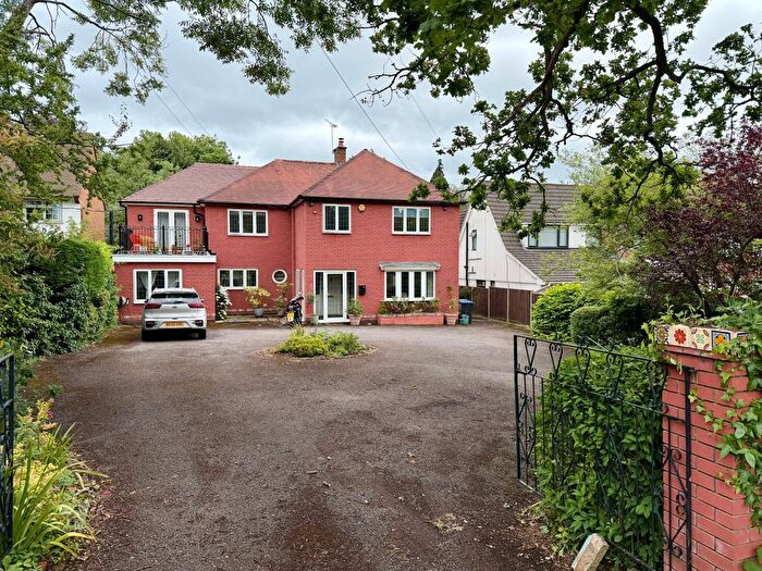 4 Bedroom Property To Rent In Cromwell Lane, Kenilworth, CV8