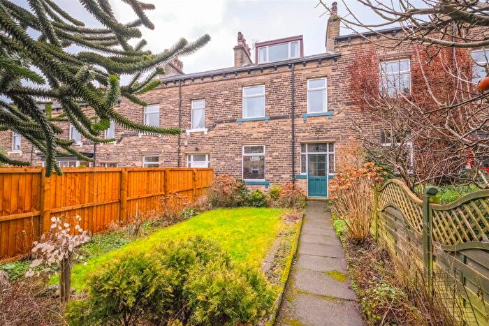 4 Bedroom Terraced House For Sale In Leicester Terrace, Halifax, HX3