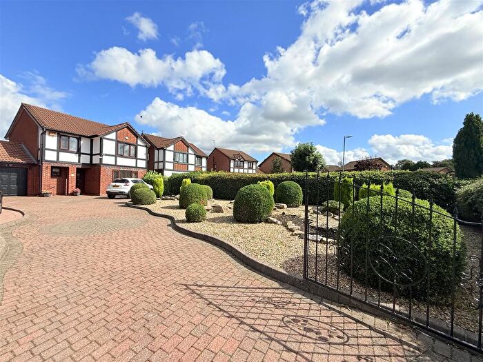 4 Bedroom Detached House For Sale In Osprey Close, Dukinfield, SK16