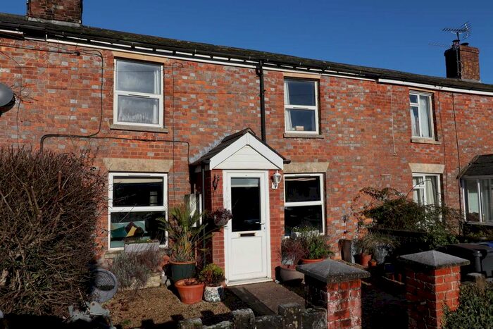 3 Bedroom Terraced House For Sale In East Sands, Marlborough, SN8