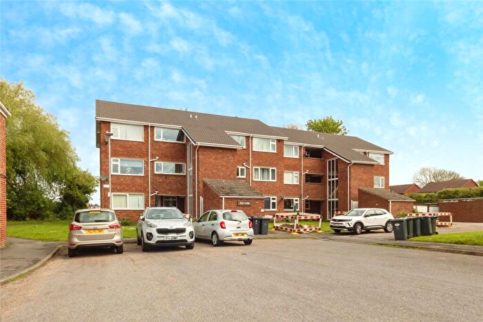 2 Bedroom Flat For Sale In Oak Avenue, Bingham, Nottingham, Nottinghamshire, NG13