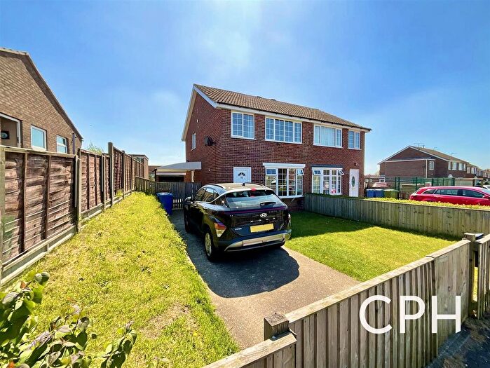 3 Bedroom Semi-Detached House For Sale In Overdale, Eastfield, Scarborough, YO11