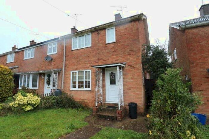 2 Bedroom Property To Rent In Ardleigh Gardens, Brentwood, CM13