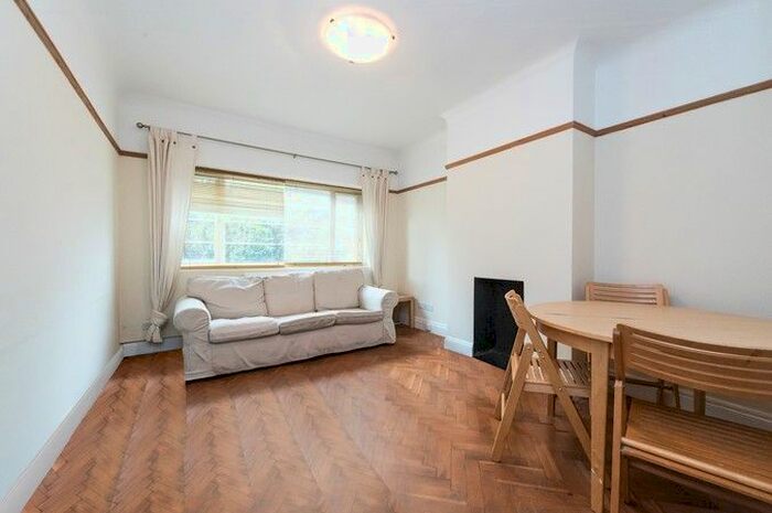 2 Bedroom Flat To Rent In Terrapin Court, Terrapin Road, Balham, London, SW17