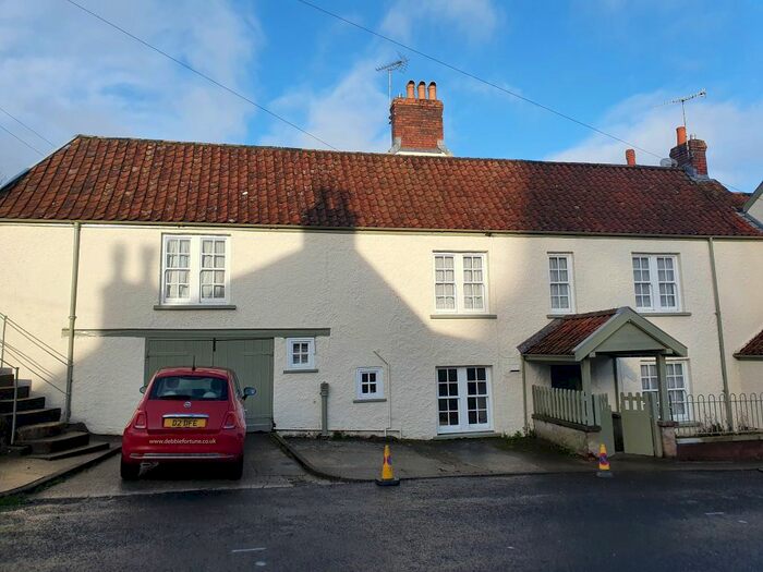 3 Bedroom End Of Terrace House To Rent In Church Street, Banwell, BS29