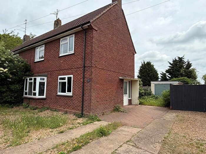 3 Bedroom Semi Detached House For Sale In Allenbys Chase, Sutton Bridge, Spalding, PE12