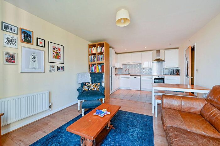 2 Bedroom Flat For Sale In Ealing Road, Brentford, TW8