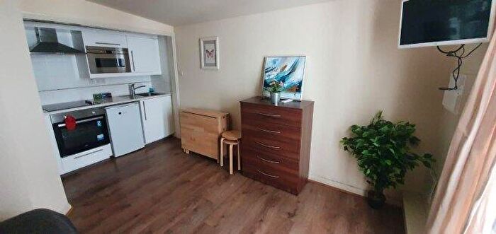 Studio To Rent In High Road, NW10