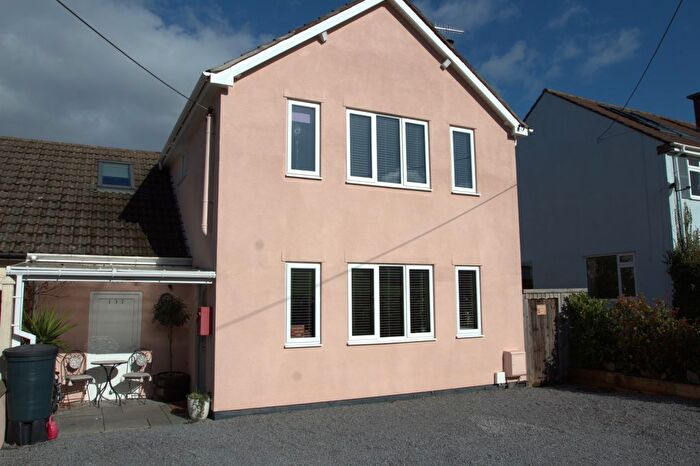 4 Bedroom Link Detached House For Sale In Oldmixon Road, Hutton, BS24