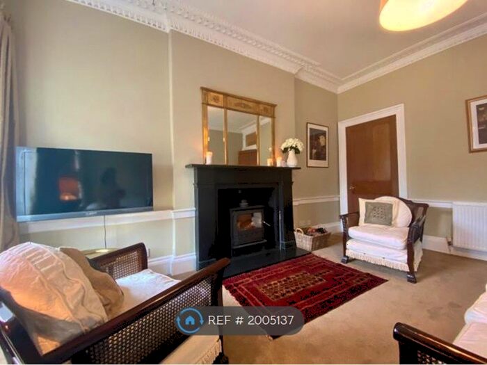 3 Bedroom Flat To Rent In St. Stephen Street, Edinburgh, EH3