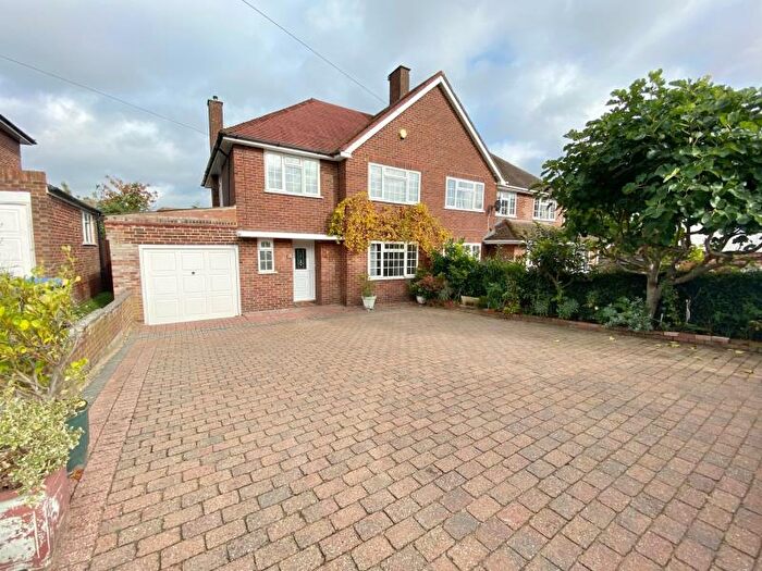 3 Bedroom Semi-Detached House To Rent In Woking, GU22