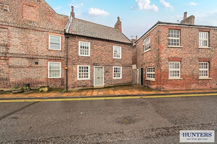 4 Bedroom Semi Detached House For Sale In Sherburn Street, Cawood, Selby, YO8