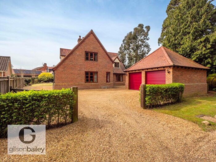 4 Bedroom Detached House For Sale In Norwich Road, Strumpshaw, NR13