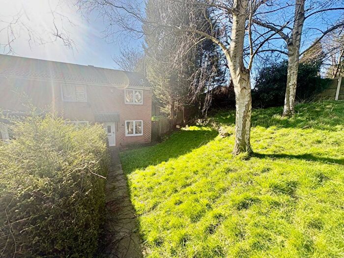 2 Bedroom Property To Rent In Landmere Gardens, Nottingham, NG3