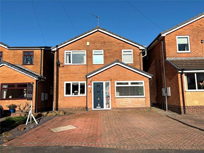 4 Bedroom Detached House For Sale In Simpson Hill Close, Heywood, Greater Manchester, OL10