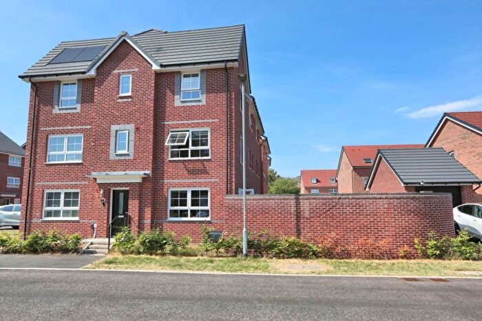4 Bedroom Town House For Sale In Sunnyside Close, Macclesfield, SK11