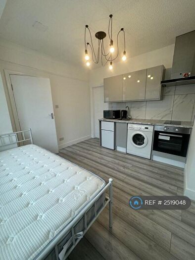 Studio To Rent In Streatham Road, London, CR4