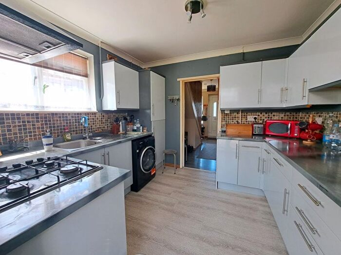 3 Bedroom End Terrace House For Sale In Middlebere Crescent, Hamworthy, Poole, BH16