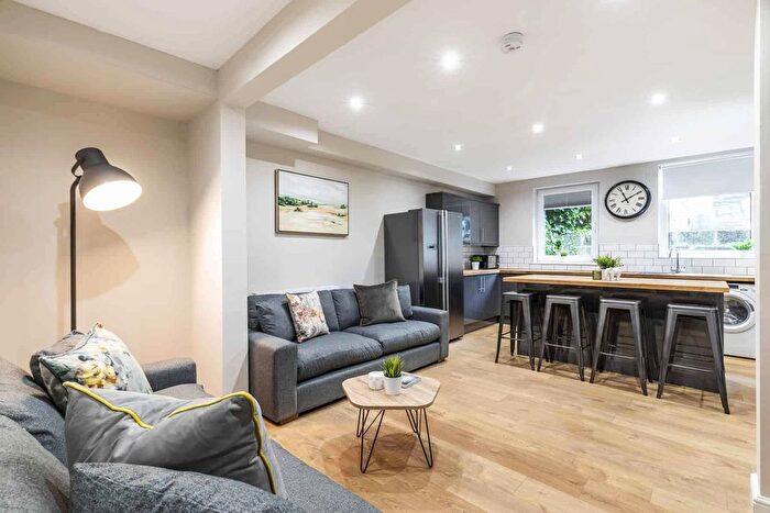 6 Bedroom Semi-Detached House To Rent In A Cardigan Road, Leeds, LS6